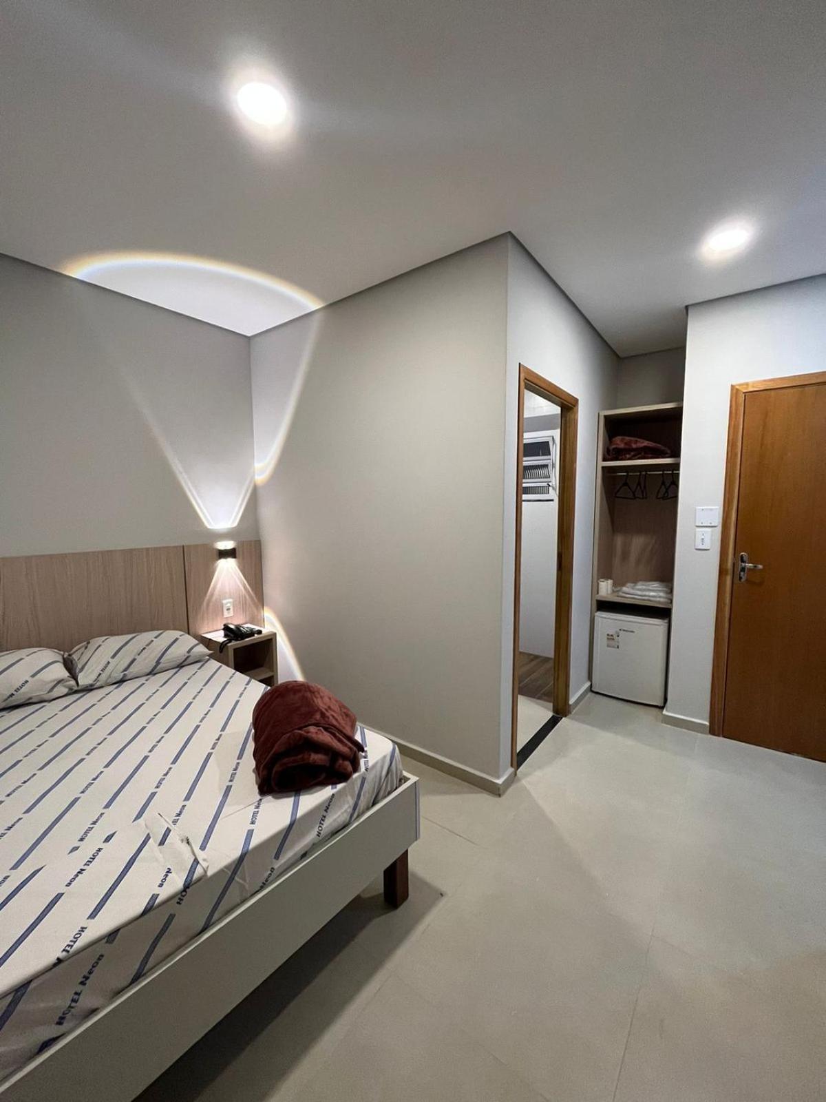 Hotel Neon - Proximo A 25 De Marco, Bom Retiro E Bras, A 2Min Do Mirante Sampa Sky E Pista De Skate Anhangabau São Paulo Ngoại thất bức ảnh