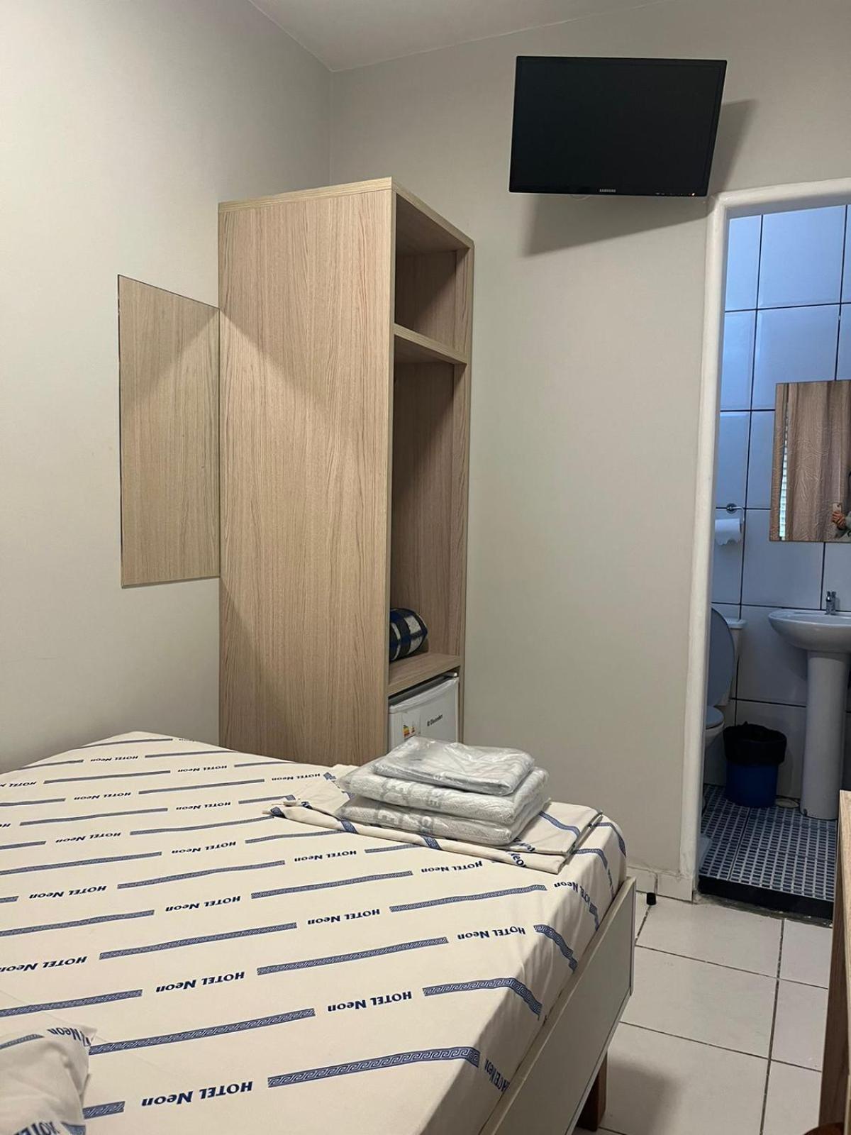 Hotel Neon - Proximo A 25 De Marco, Bom Retiro E Bras, A 2Min Do Mirante Sampa Sky E Pista De Skate Anhangabau São Paulo Ngoại thất bức ảnh