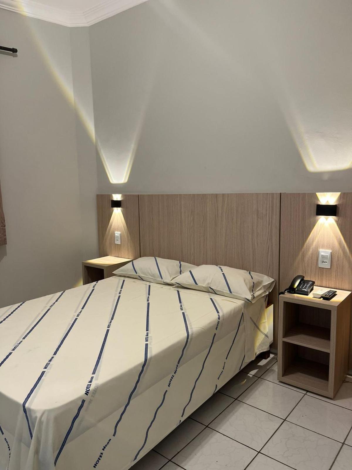 Hotel Neon - Proximo A 25 De Marco, Bom Retiro E Bras, A 2Min Do Mirante Sampa Sky E Pista De Skate Anhangabau São Paulo Ngoại thất bức ảnh
